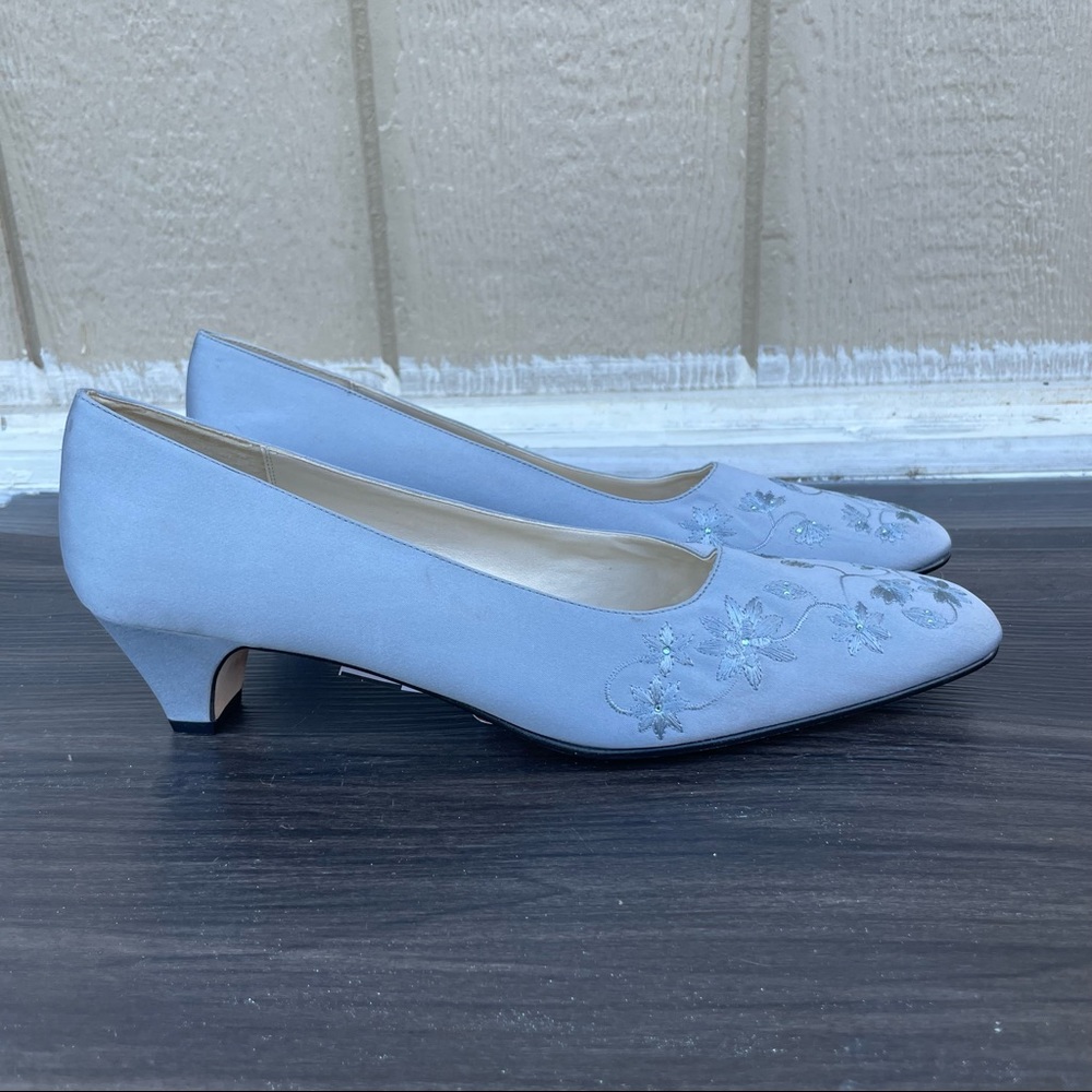 Nina Comfort embroidered Women’s Heel Size 10